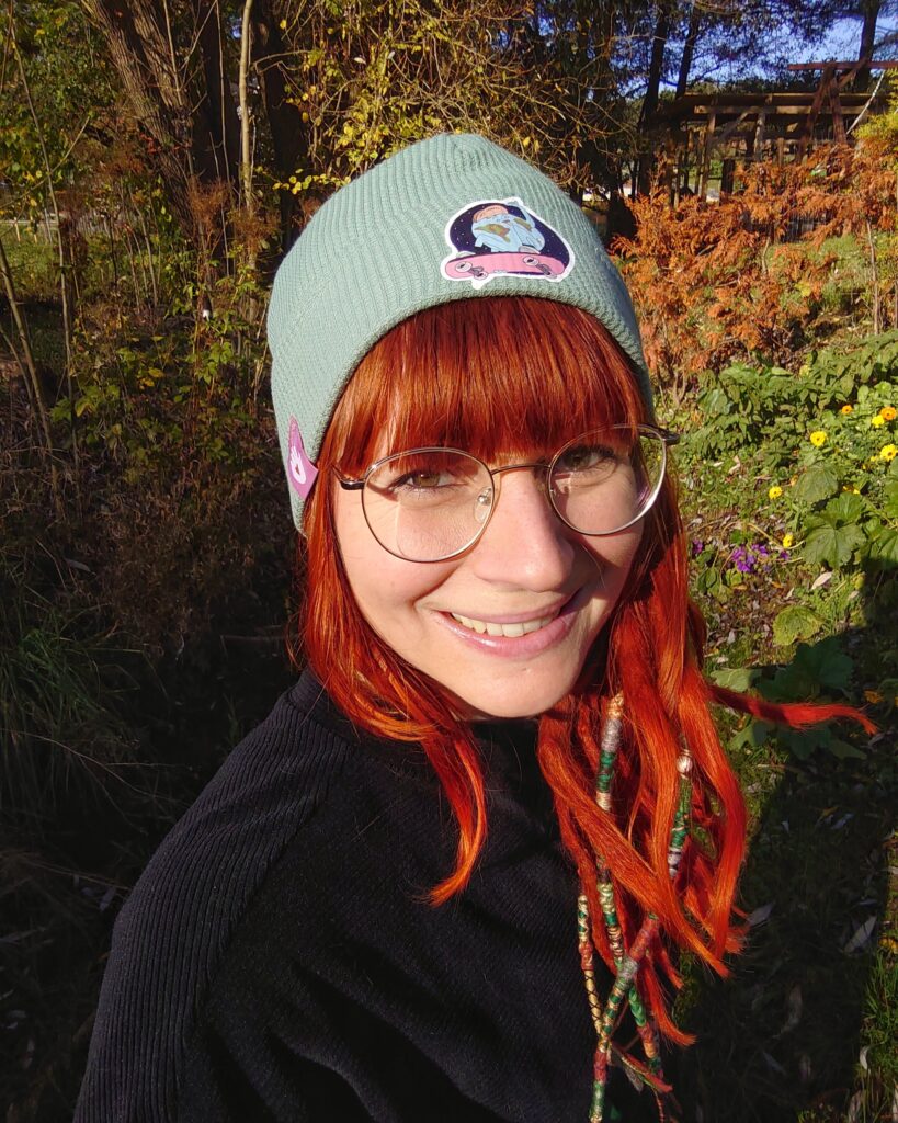 Hipster Beanie mit Bügelbild von King Kids Design rote Dreads