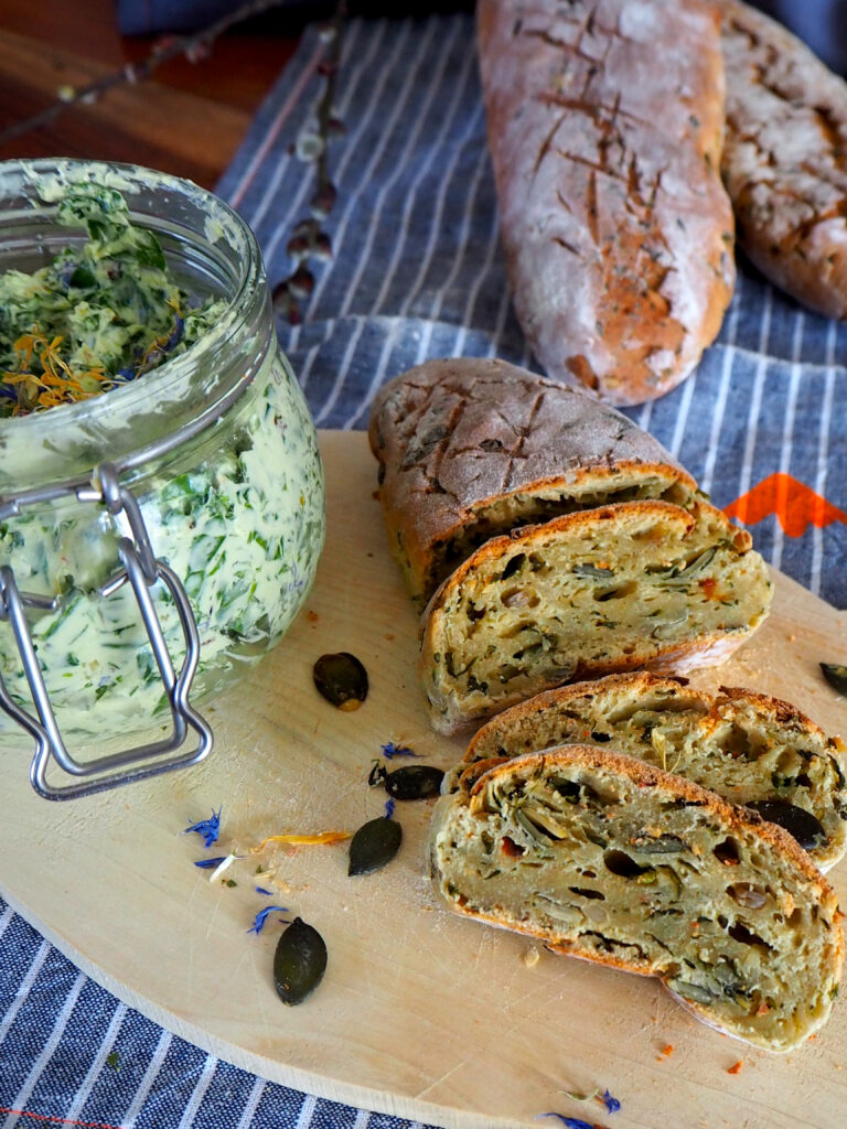 Rezept für selbstgemachtes Bärlauchbaguette