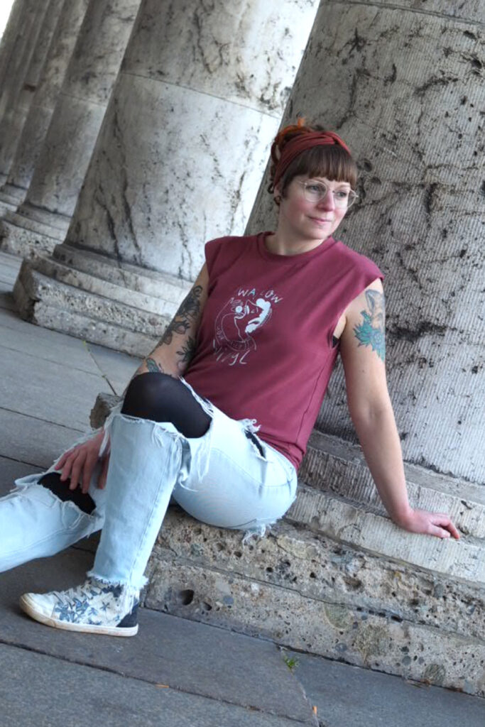 genaehtes T Shirt Eli Plott