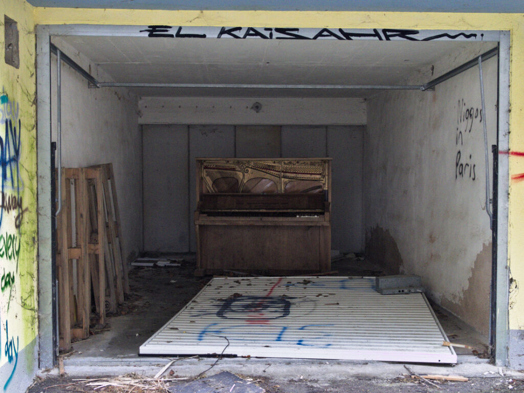 Garage Lost Place
