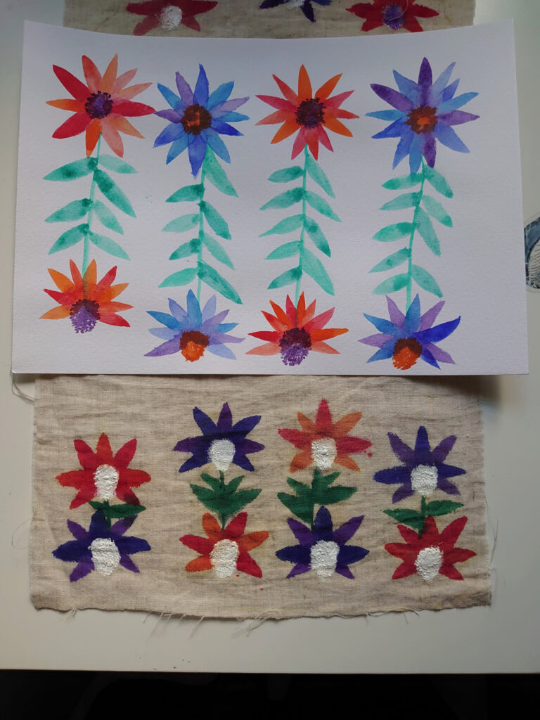 Mit Aquarell- und Stofffarben experimentiert
