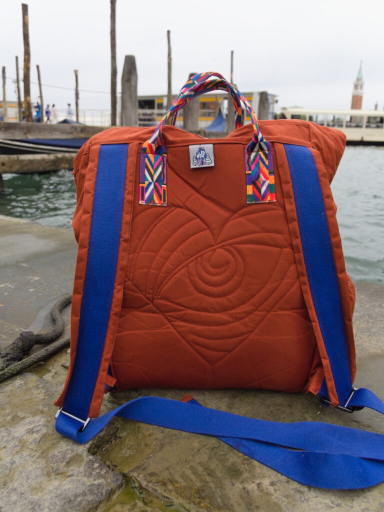Rückseite von der andere Rucksack